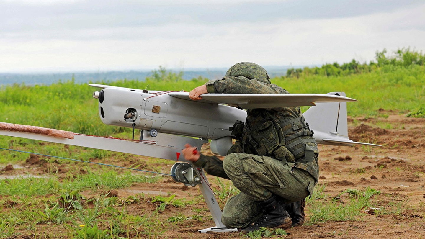 Un avión ucraniano y un dron ruso han combatido como en la Segunda ...