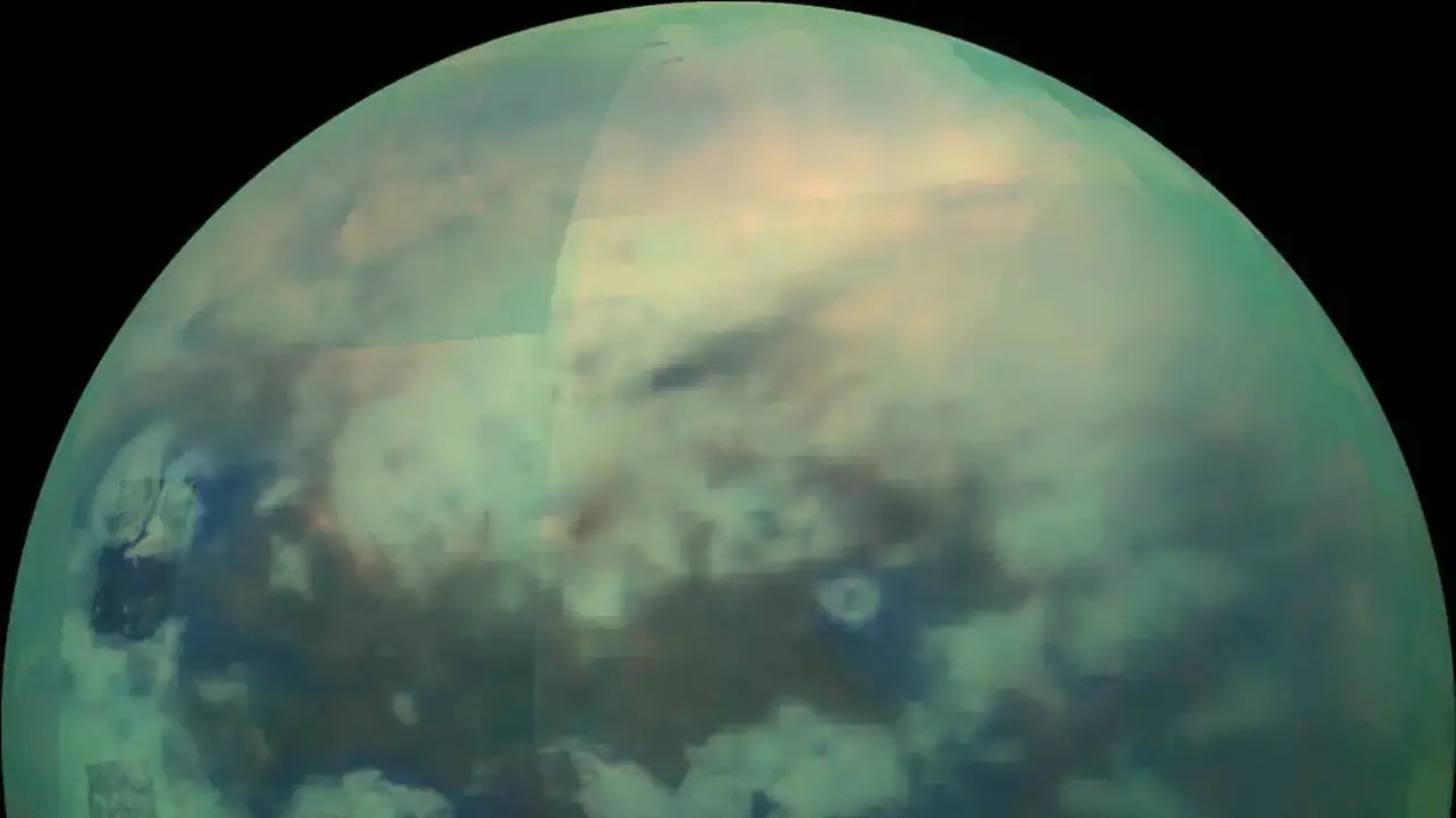 Imagen de la luna Titán de Saturno