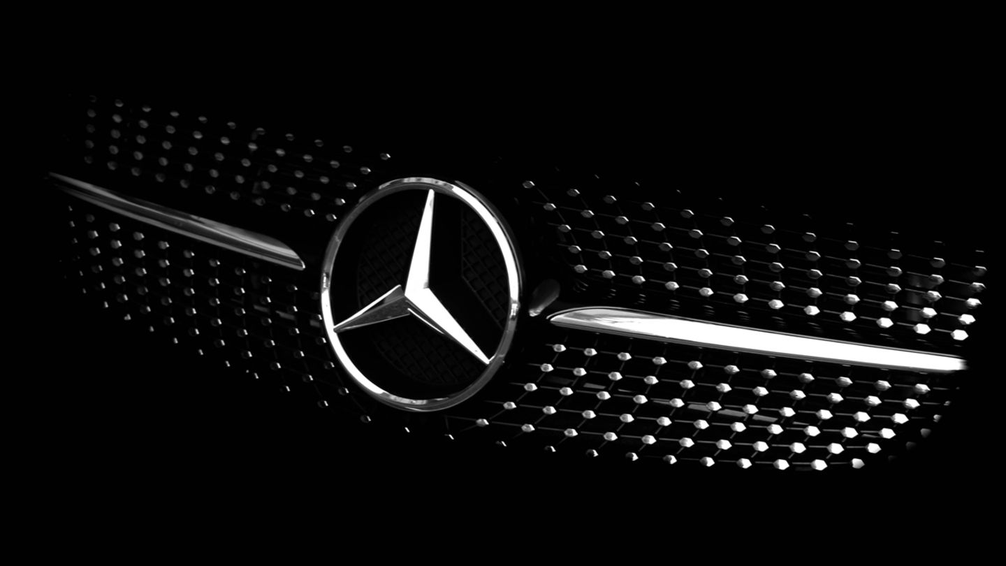 El logo de Mercedes, formado por una estrella de tres puntas dentro de un circulo, es conocido en todo el mundo