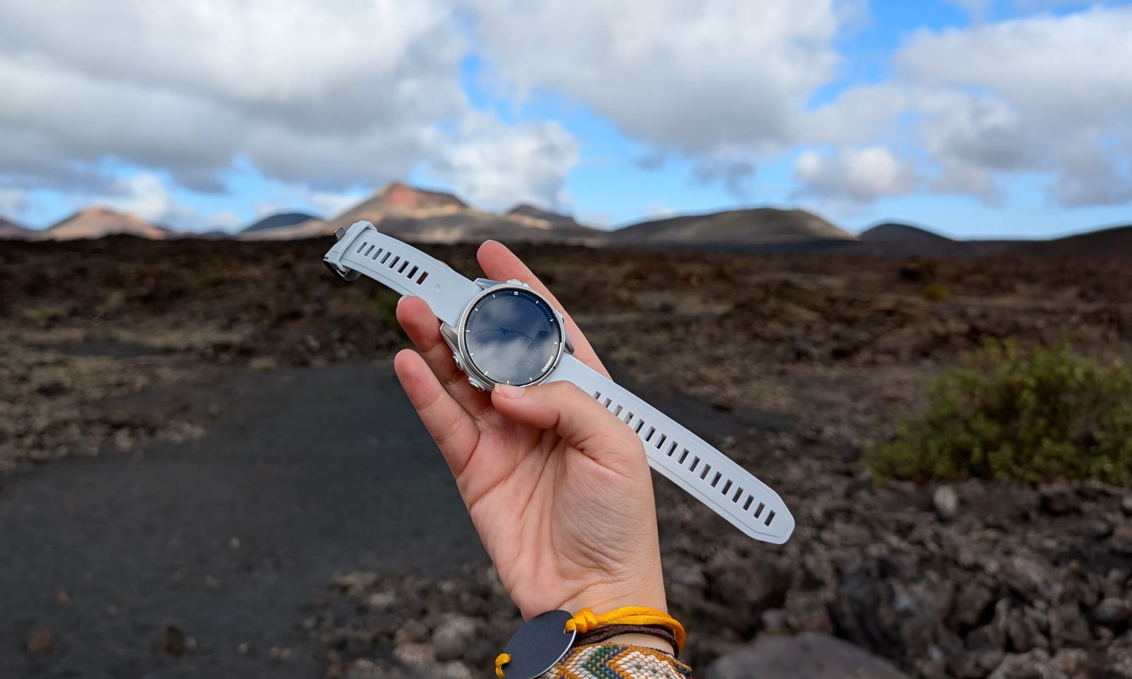 Hemos probado el Garmin Fénix 8 en Lanzarote: la aventura no ha hecho más que empezar