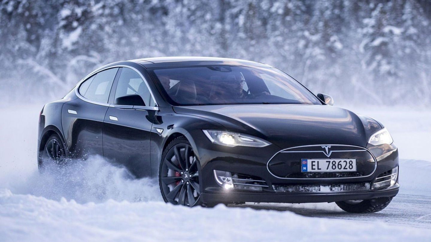 tesla nieve