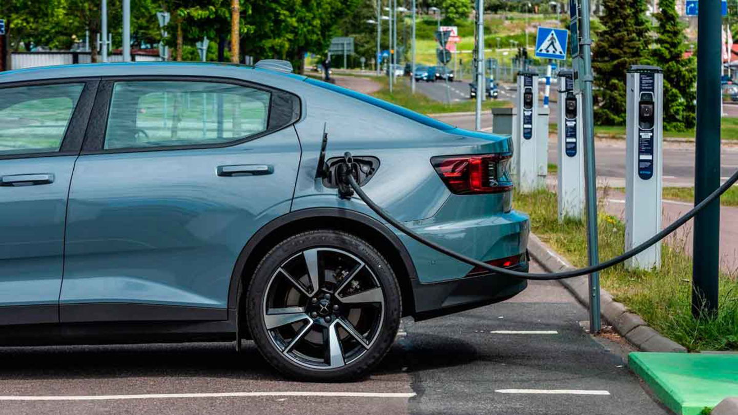 El precio es el gran problema a día de hoy del vehículo eléctrico, aunque todavía hay otras cuestiones a mejorar