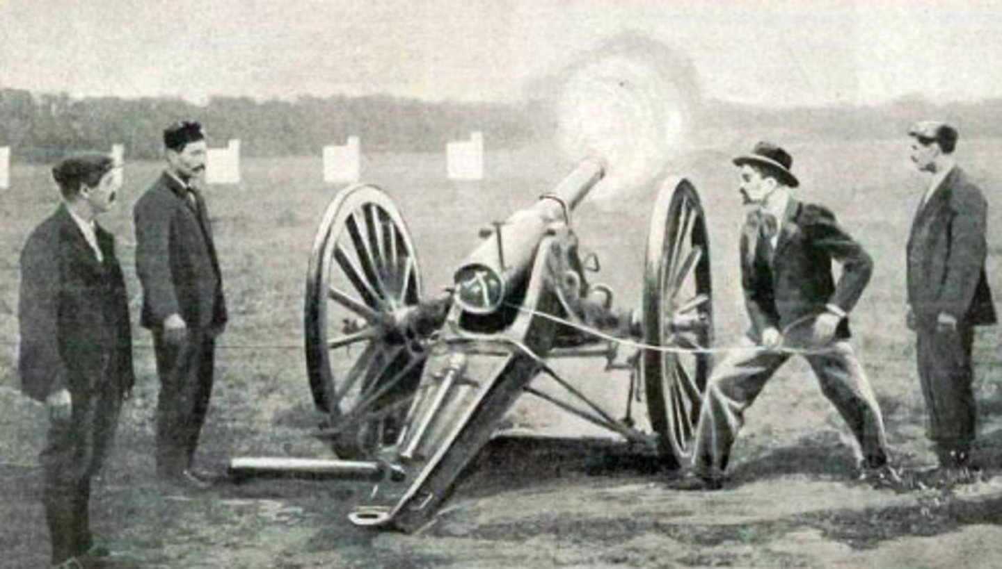 Los Juegos Olímpicos de 1900 fueron muy especiales. Los jueces presentaron una disciplina que no ha vuelto a verse: el tiro con cañón