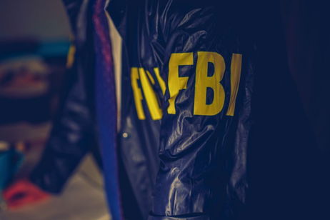 El FBI pide a la gente dejar de enviar mensajes: Estados Unidos está sufriendo uno de sus peores ciberataques