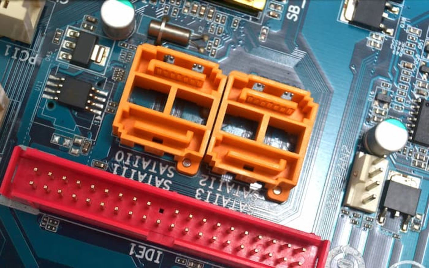 Los puertos SATA solían ser utilizados para conectar HDD y SSD