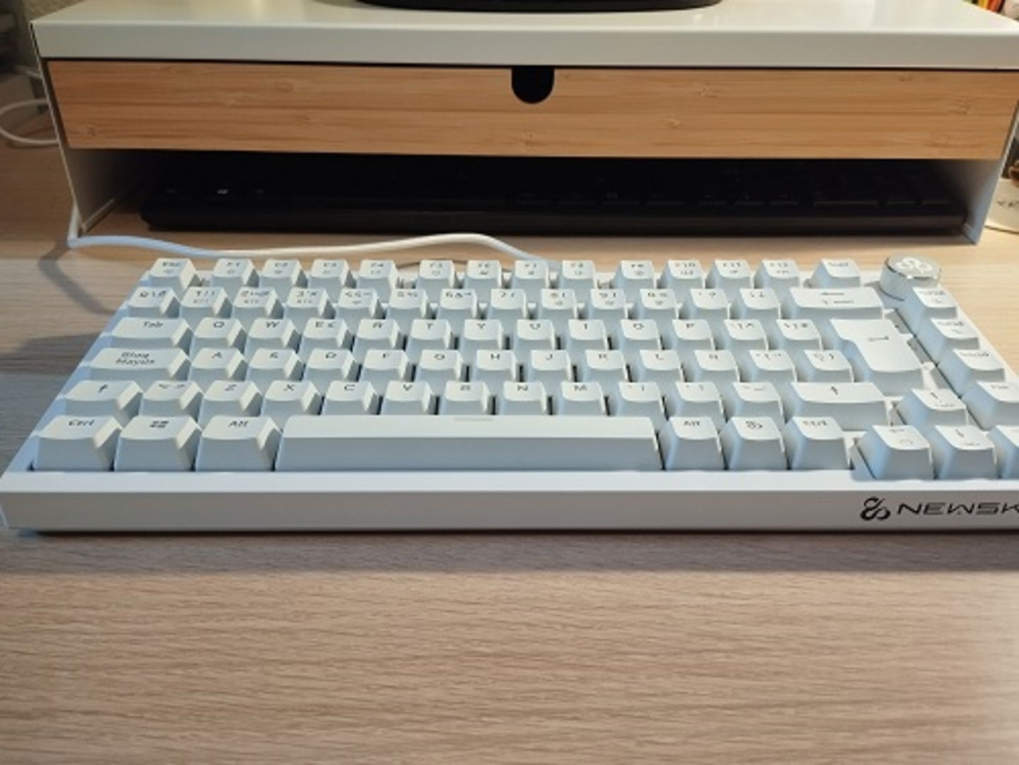 He probado el teclado Newskill Pyros Pro y mis impresiones son claras: es perfecto para el gaming al igual que para escribir