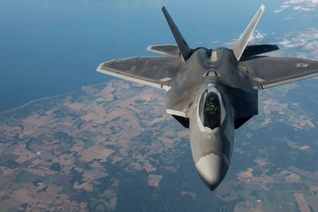 Estados Unidos vuelve a desembolsar cientos de millones en sus aviones: este caza de combate recibirá nuevos motores