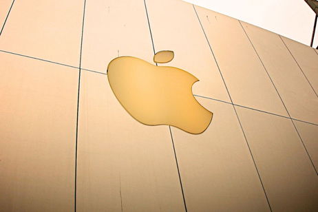 Apple responde a las amenazas arancelarias de Trump: la compañía ha prometido invertir 500.000 millones de dólares en el país