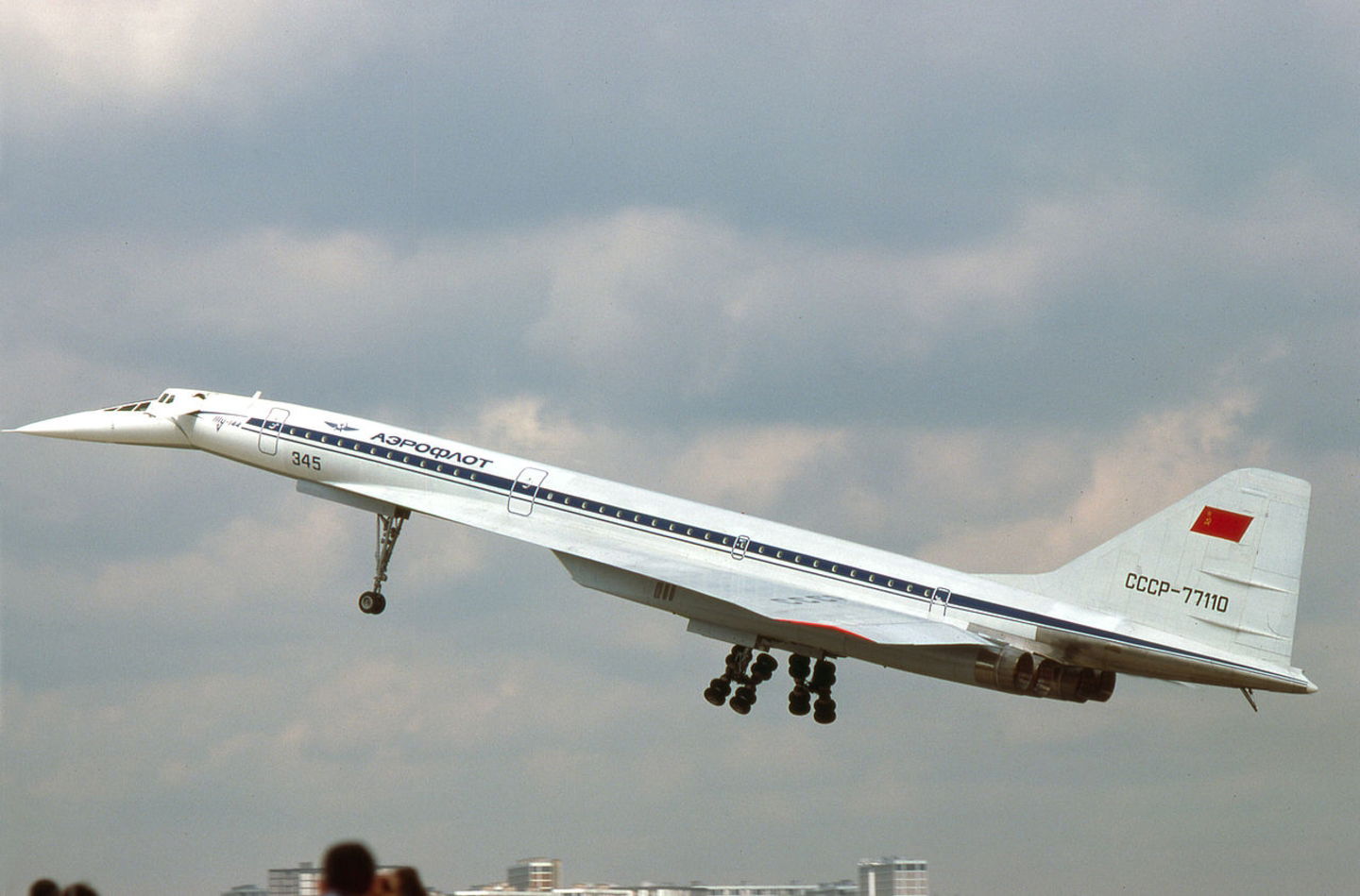 Qué es un avión hipersónico y en que se diferencia de uno supersónico