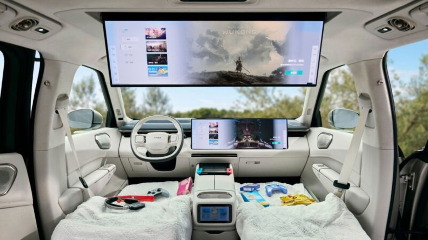 Lynk & Co 900 interior
