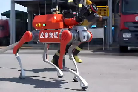 Los perros robots ahora ayudarán a los bomberos combatir los incendios. No lo hacen nada mal