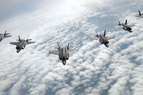 China anuncia que tiene un nuevo arma: podría dejar sin defensas al moderno F-35 en segundos China anuncia que tiene un nuevo arma: podría dejar sin defensas al moderno F-35 en segundos