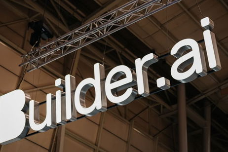 Esta empresa prometía una plataforma de IA potentísima. En realidad eran 700 ingenieros fingiendo ser una inteligencia artificial Esta empresa prometía una plataforma de IA potentísima. En realidad eran 700 ingenieros fingiendo ser una inteligencia artificial