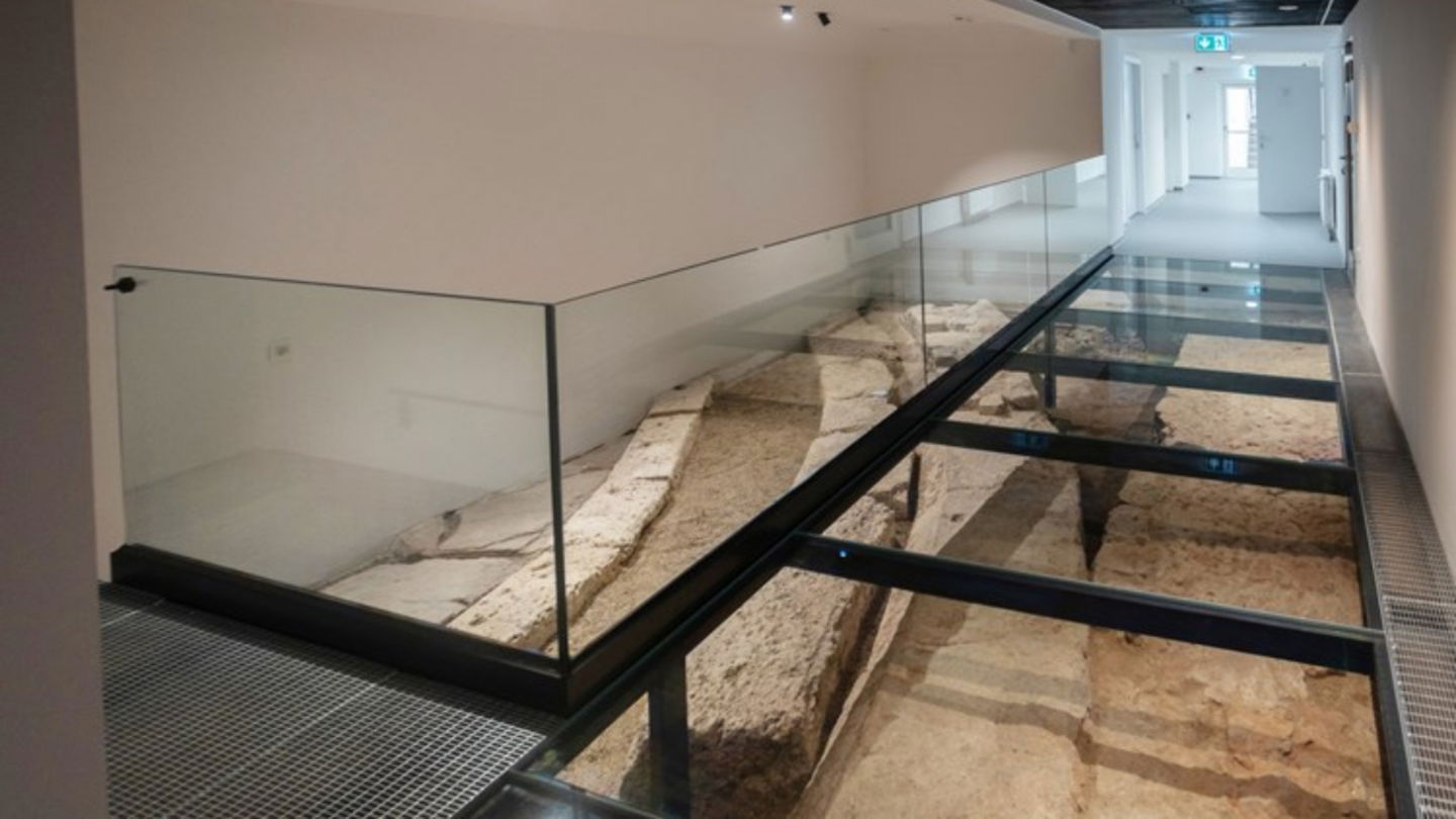 El ayuntamiento de Sisak muestra el pasado bajo sus cimientos