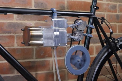 Un youtuber sorprende a los científicos: acaba de fabricar una bicicleta con motor que no necesita combustible