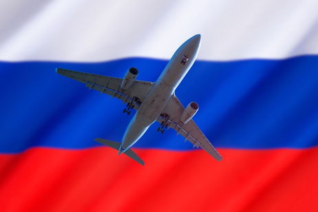 Un grupo de hackers ataca a Rusia y detiene todos sus vuelos comerciales Un grupo de hackers ataca a Rusia y detiene todos sus vuelos comerciales