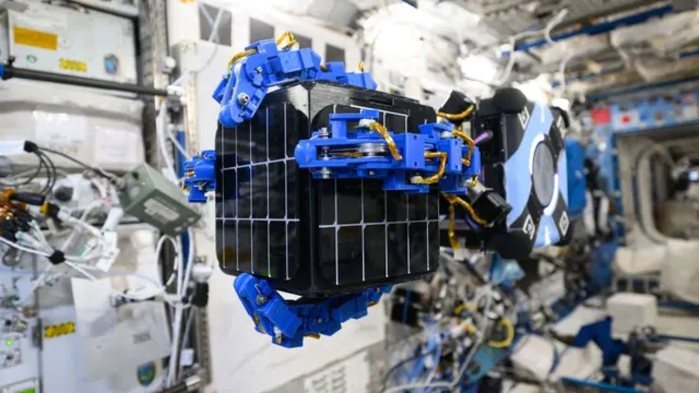 Esta grúa tiene forma de «pata» de Gekko, pero su misión será esencial en el espacio