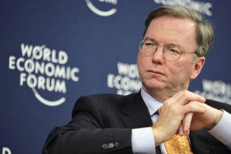 Eric Schmidt, antiguo CEO de Google, en contra del teletrabajo: "Si quieres ganar, vas a tener que hacer algunas concesiones" Eric Schmidt, antiguo CEO de Google, en contra del teletrabajo: "Si quieres ganar, vas a tener que hacer algunas concesiones"
