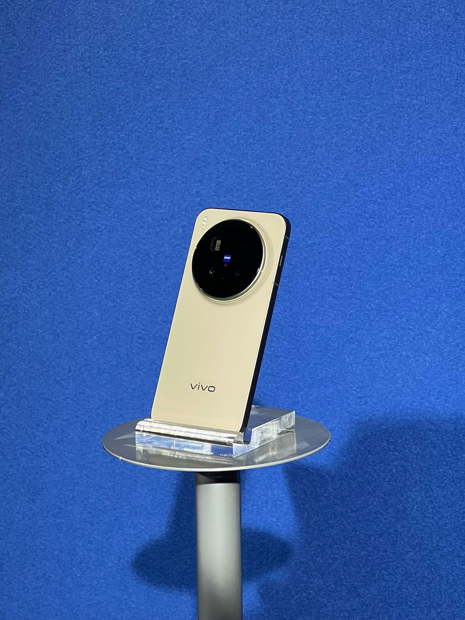 vivo x300 pro en soporte