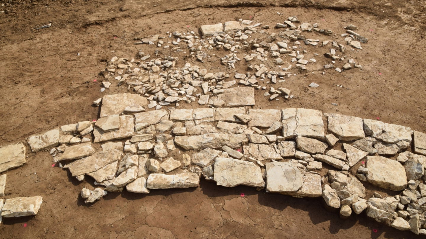 Imagen del anexo cuadrado donde pudo haber estado erigida una escultura romana