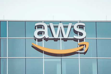 Amazon dejó medio internet caído. El problema fue una DNS y su coste es incalculable: hablan de miles de millones Amazon dejó medio internet caído. El problema fue una DNS y su coste es incalculable: hablan de miles de millones