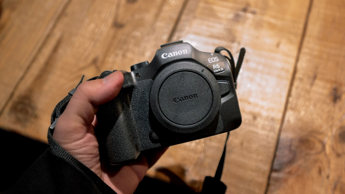 Esta es la cámara EOS R6 Mark III