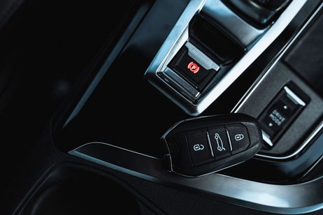 Los coches sin llave también son vulnerables a los robos: los ladrones usan este dispositivo de varios miles de euros para «birlarlos» Los coches sin llave también son vulnerables a los robos: los ladrones usan este dispositivo de varios miles de euros para «birlarlos»