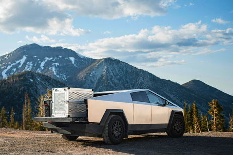 El jefe del programa Cybertruck ha abandonado Tesla. El del Model Y se fue horas después. A Elon Musk se le escapa el talento