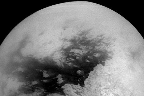 Se llama Titán, es una luna de Saturno y podría cambiar todo lo que se sabe sobre "mares espaciales"