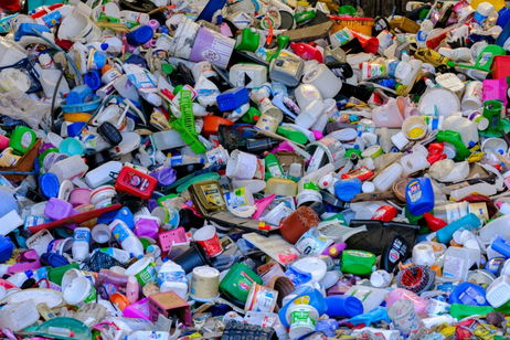 Adiós a los residuos textiles y las botellas. La basura tendrá una nueva vida con este método de reciclaje japonés Adiós a los residuos textiles y las botellas. La basura tendrá una nueva vida con este método de reciclaje japonés