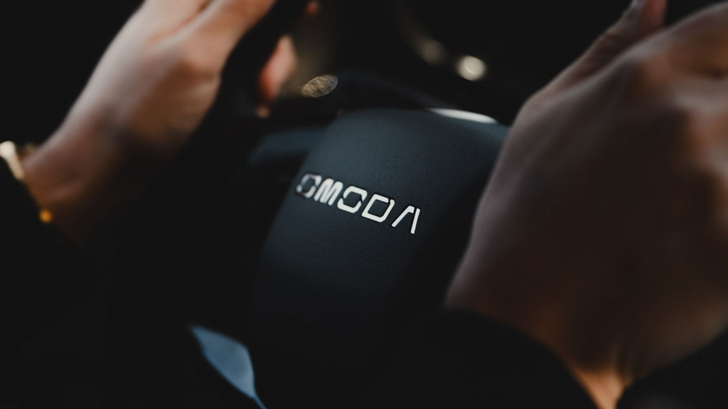 Detalle volante OMODA 9 SHS