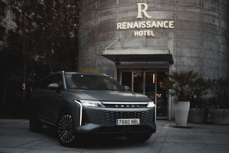 Me he cruzado Europa en un SUV chino para ver si aguanta el tipo en Nürburgring (y sin cargar la batería) Me he cruzado Europa en un SUV chino para ver si aguanta el tipo en Nürburgring (y sin cargar la batería)