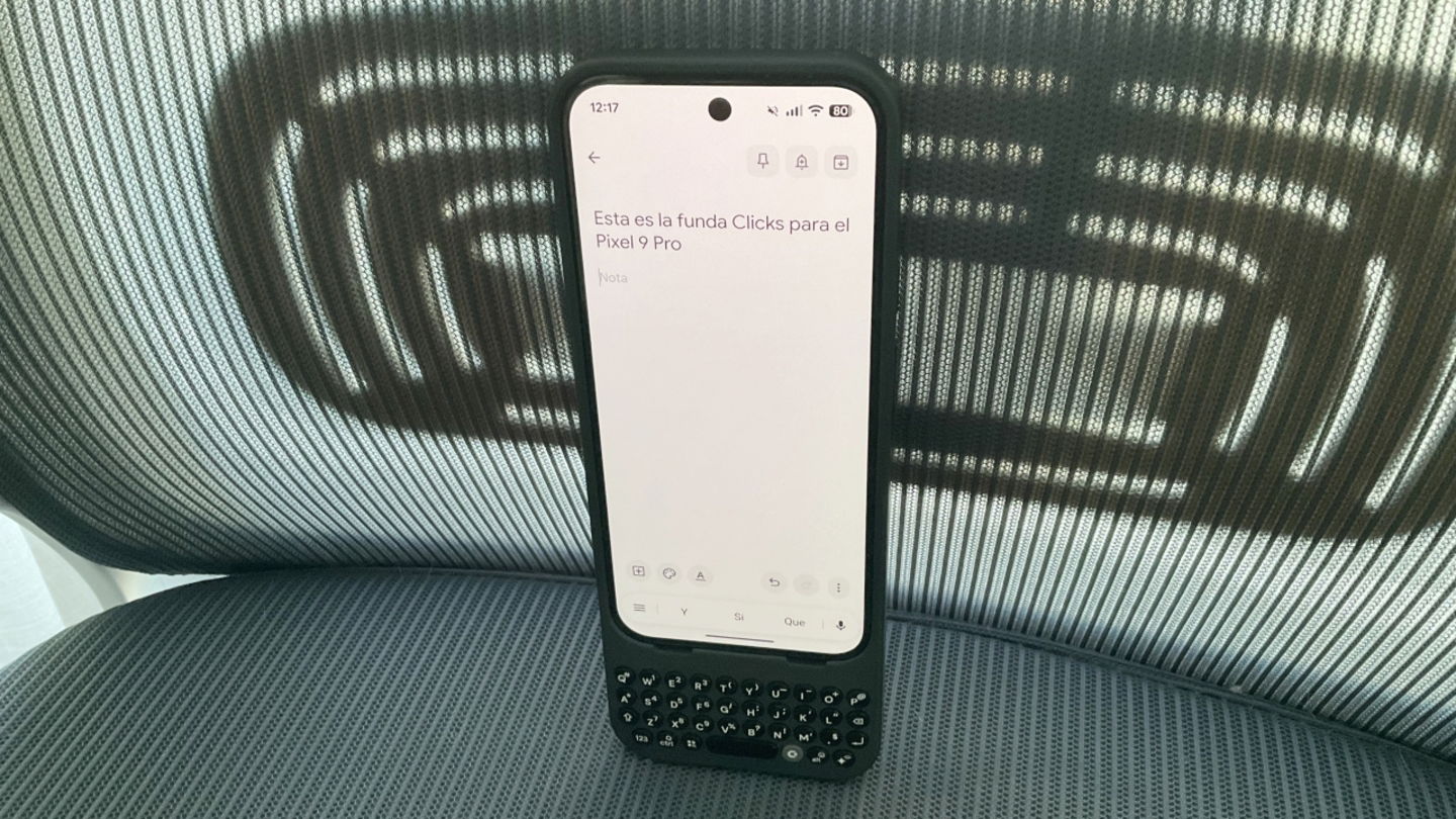 Escribir con la funda Clicks es toda una experiencia