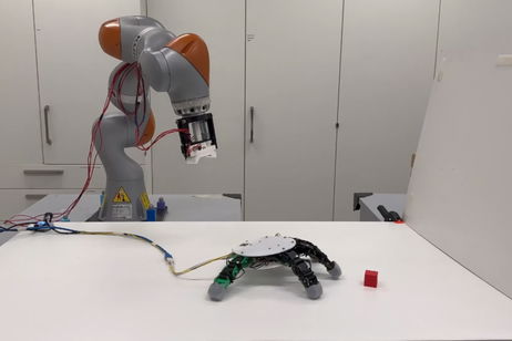 La "mano de la Familia Adams" ya existe: es robótica y funciona de forma independiente La "mano de la Familia Adams" ya existe: es robótica y funciona de forma independiente