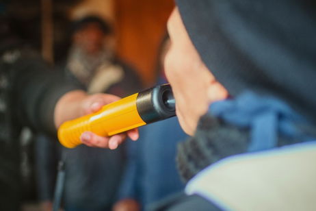 Diseñan un sensor que puede encontrar alcohol hasta en las proporciones más bajas: tiene un sentido crucial