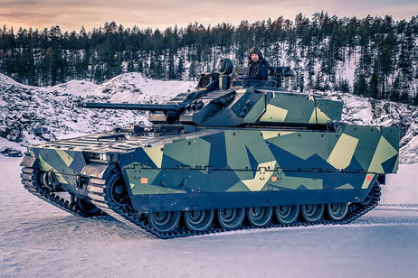 Ucrania recibe un nuevo vehículo de combate ultramoderno de 38 toneladas Ucrania recibe un nuevo vehículo de combate ultramoderno de 38 toneladas