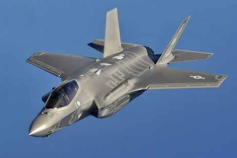 China compite con su avión de quinta generación frente al polémico F-35 de Estados Unidos China compite con su avión de quinta generación frente al polémico F-35 de Estados Unidos
