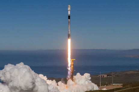 Un antiguo ingeniero de SpaceX pretende lanzar un satélite que se propulsa con este sencillo elemento