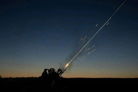 Bajo coste y efectivo contra los enjambres de drones. El nuevo arma de Ucrania que podría temer el ejército ruso