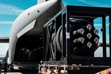 Un enorme avión militar consigue un hito para Estados Unidos transportando este microrreactor nuclear
