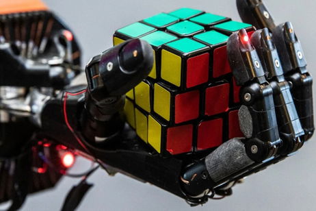 Récord mundial tras una década: un robot resuelve un cubo de rubik a la velocidad del rayo Récord mundial tras una década: un robot resuelve un cubo de rubik a la velocidad del rayo