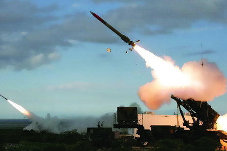 Estados Unidos despliega su arsenal definitivo: la Armada comprará 4.500 misiles hipersónicos de bajo coste para dominar el mar