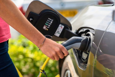 La adopción de vehículos eléctricos en Estados Unidos hace reflexionar a los expertos: ¿quién gana y quien pierde?