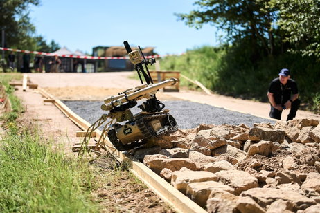 El Ejército somete a los nuevos robots de combate con inteligencia artificial a pruebas extremas El Ejército somete a los nuevos robots de combate con inteligencia artificial a pruebas extremas