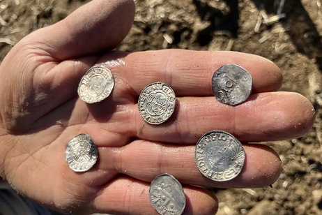 El mayor tesoro de monedas de la época vikinga jamás encontrado en Noruega asombra a los arqueólogos
