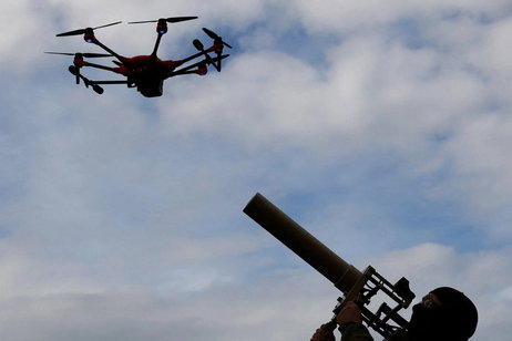 La OTAN blinda su flanco este con interceptores letales para frenar los enjambres de drones La OTAN blinda su flanco este con interceptores letales para frenar los enjambres de drones