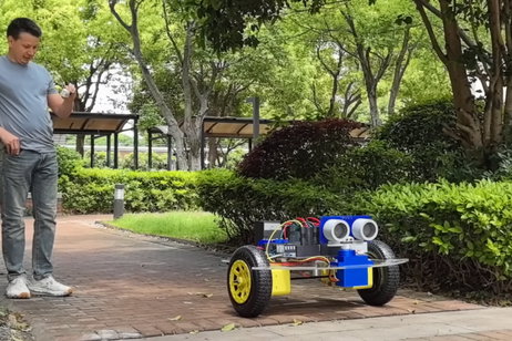 Un youtuber se pone las pilas y construye un robot tortuga que se mueve de forma autónoma Un youtuber se pone las pilas y construye un robot tortuga que se mueve de forma autónoma